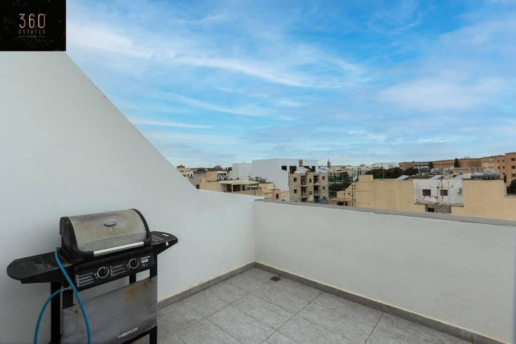 Spacious, Beautiful Central Penthouse With Bbq By 360 Estates Pietà Dış mekan fotoğraf